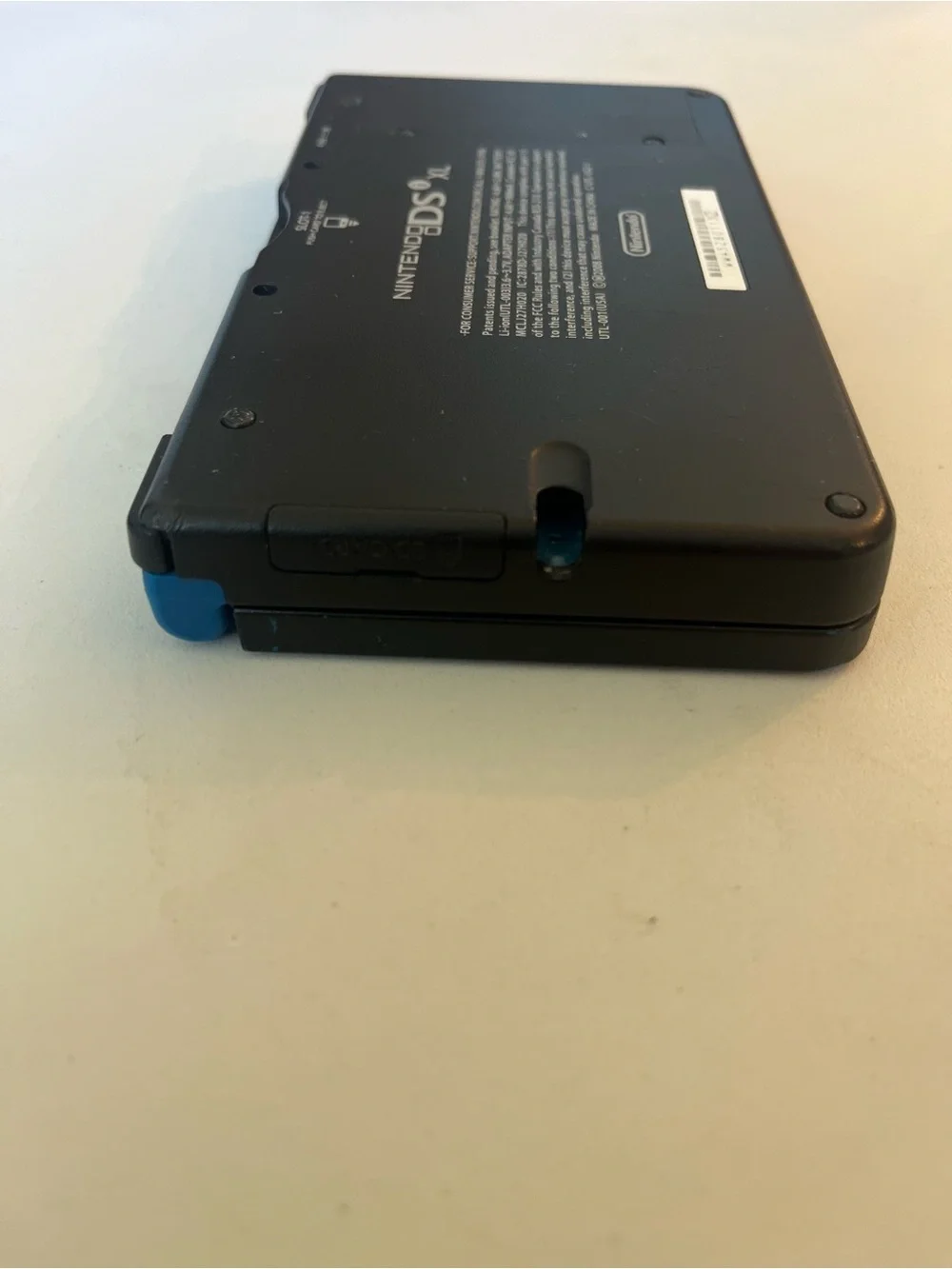 Nintendo DSi- Midnight Blue with Red Stylus